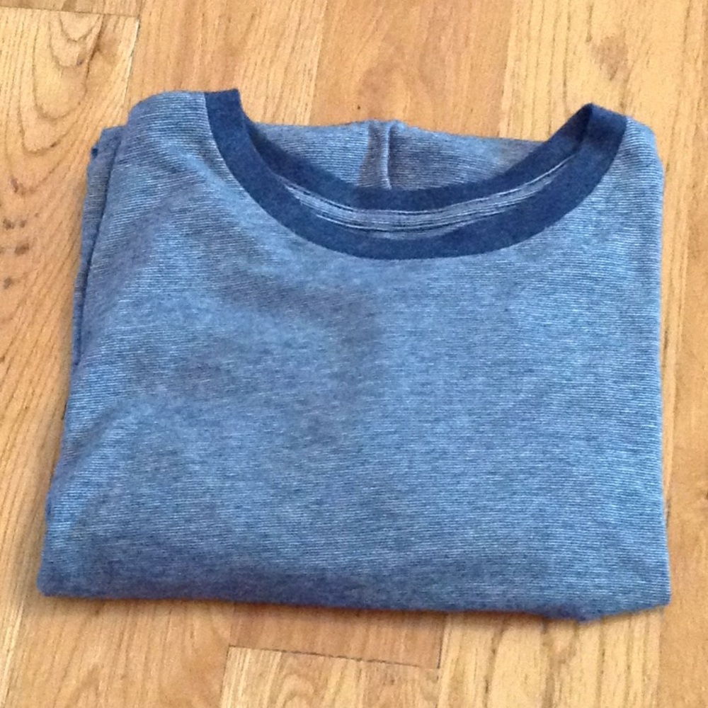 American Eagle shirt sleeve shirt